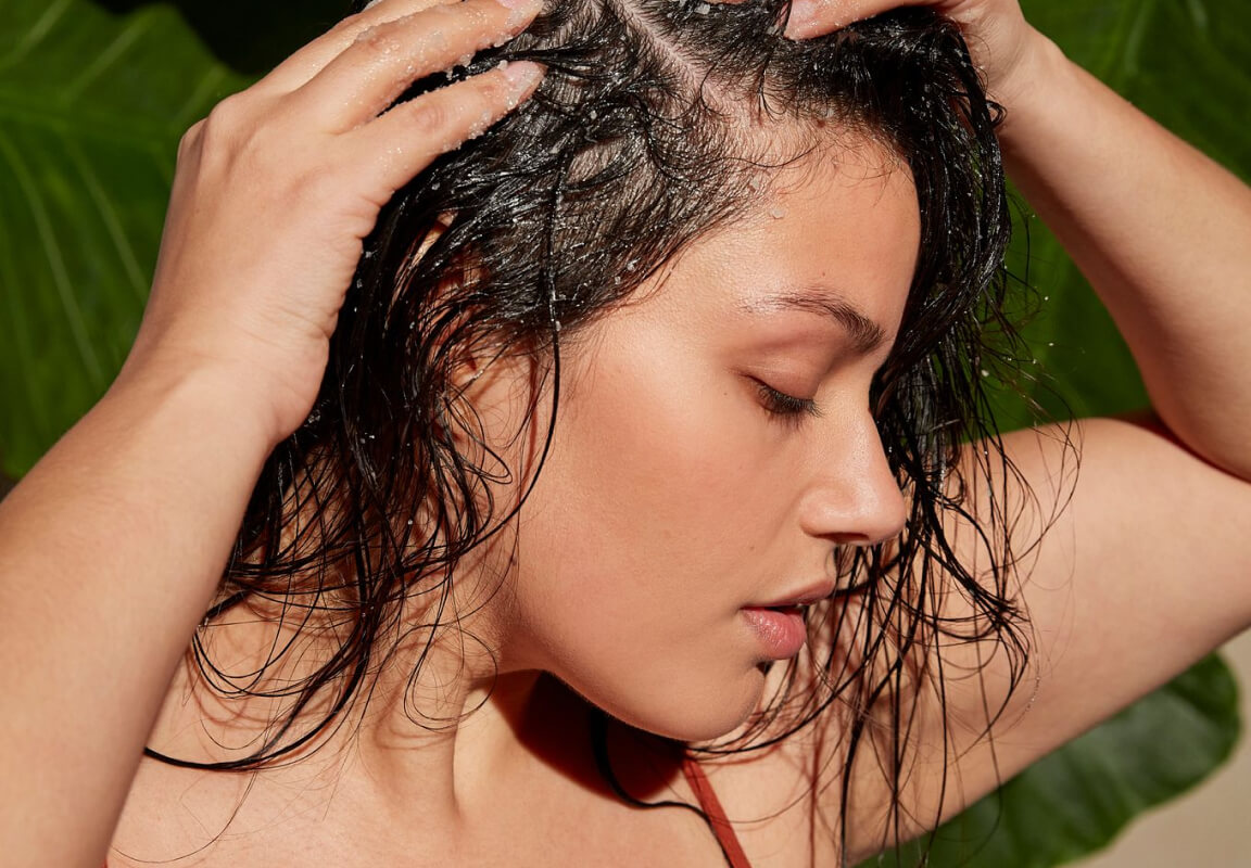 Våre frisører tipser – slik beskytter du håret om sommeren