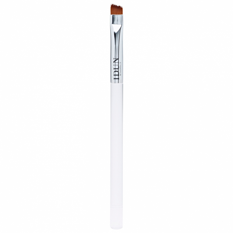 Idun Minerals Eye Definer Brush test