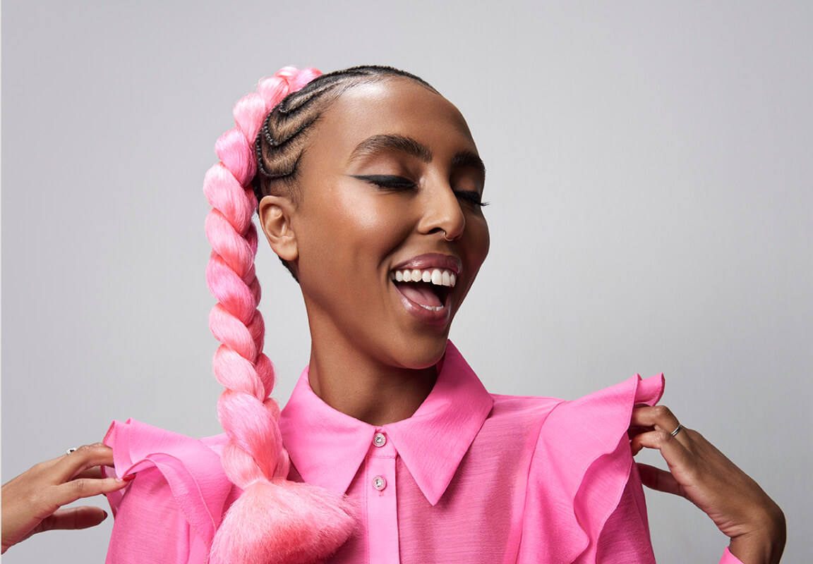 3 enkle tips for å temme frizzy hår