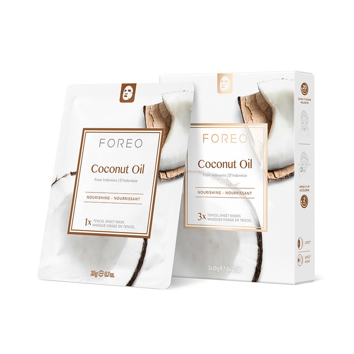 Foreo Coconut Oil 3x20g nærende sheetmaske i hvit eske og pose dekorert med illustrasjon av en delt kokosnøtt.