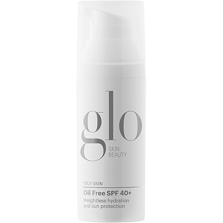 Glo Skin Beauty Oil Free SPF 40+ solbeskyttelse gir vektløs fuktighet i en hvit pumpeflaske med gjennomsiktig lokk