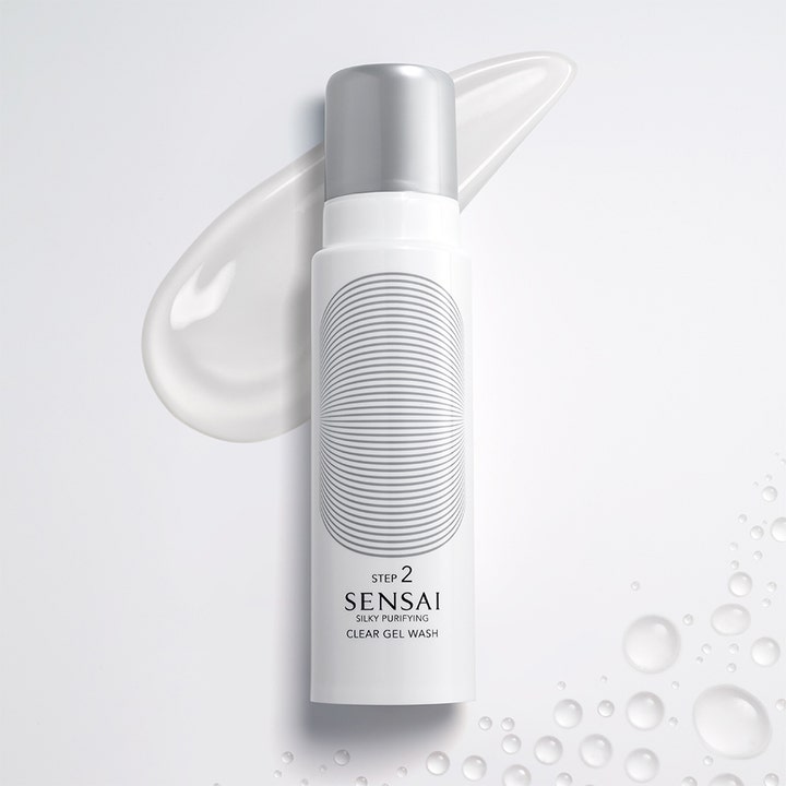 Sensai Silky Purifying Clear Gel Wash 145 ml ansiktsrens med klar geltekstur og sølvfarget kork