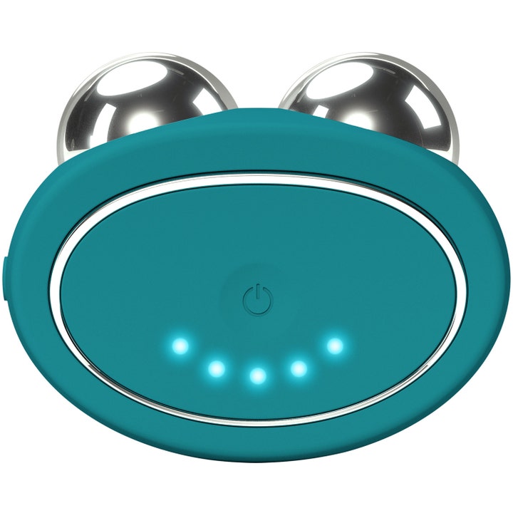 FOREO BEAR 2 Evergreen 1 stk oppstrammende ansiktsapparat i mørkegrønn silikon med sølvkuler og blå LED-lys