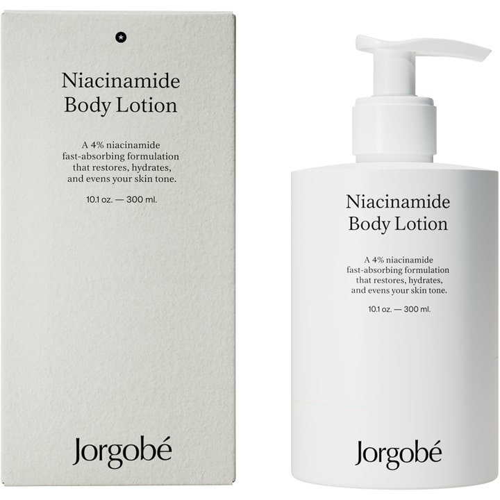 Jorgobé Niacinamide Body Lotion 300 ml fuktighetsgivende bodylotion i hvit pumpeflaske og eske med 4% niacinamide