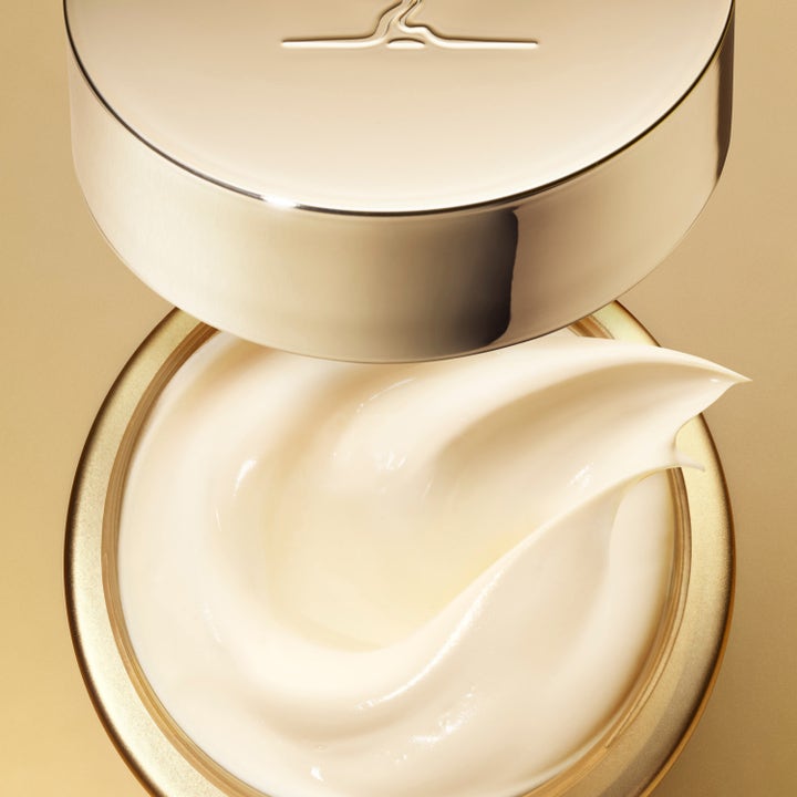 Nuxe Merveillance Lift Exceptional Cream 75 ml oppstrammende dagkrem med fløyelsmyk hvit tekstur i en gullkrukke
