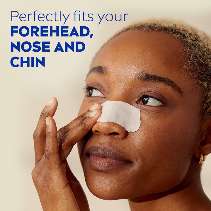 NIVEA Refining Clear-Up Strips 6 stk renser porer og vises på nesen med teksten Perfectly fits your forehead nose and chin