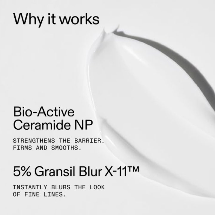 The INKEY List Bio-Active Ceramide 50 ml fuktighetskrem med en fyldig hvit tekstur som gir glød og fukt.