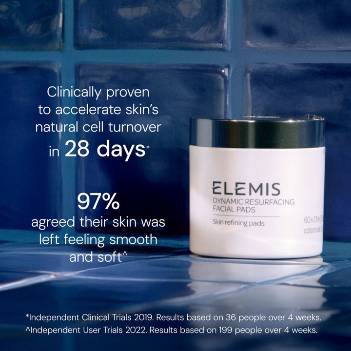 Elemis Dynamic Resurfacing Pads 60 stk eksfolierende ansiktspads i hvit krukke som gir glattere hud på 28 dager