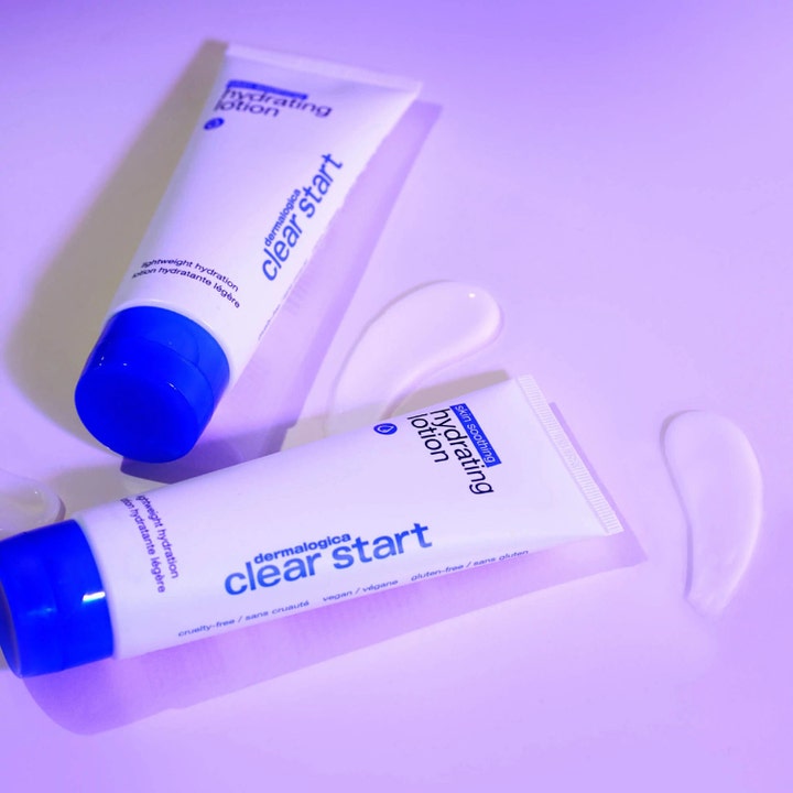 Dermalogica Clear Start Skin Soothing Hydrating Lotion 59 ml dagkrem med hvit tekstur og to tuber med blå kork.