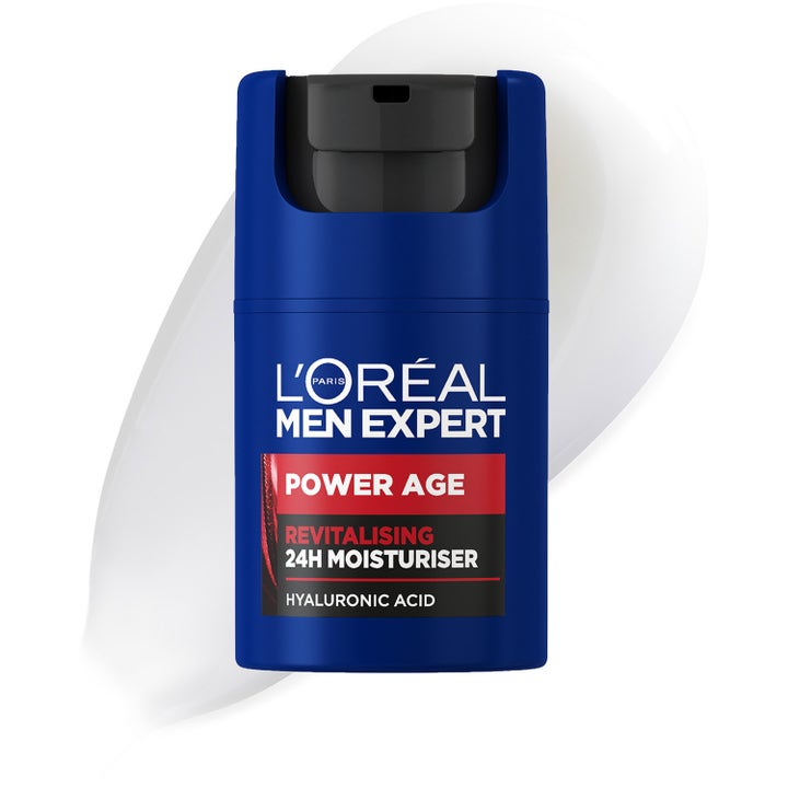 L'Oréal Paris Men Expert Power Age 50 ml revitaliserende ansiktskrem med hyaluronsyre foran en hvit kremtekstur