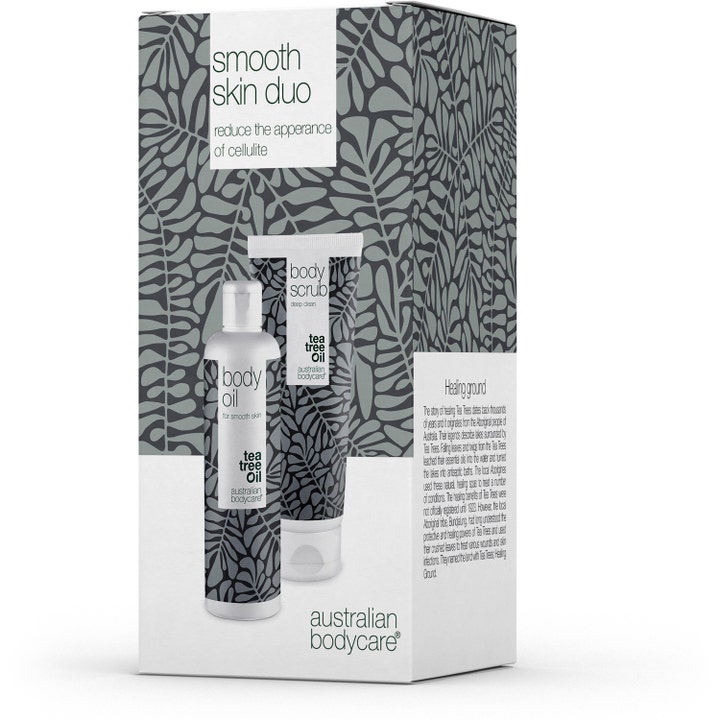 Australian Bodycare Smooth Skin Duo sett mot cellulitter med tea tree oil i hvit flaske og tube i gråmønstret eske.