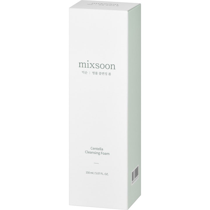Mixsoon Centella Cleansing Foam 150 ml beroligende rengjøringsskum i minimalistisk hvit og lysegrønn eske