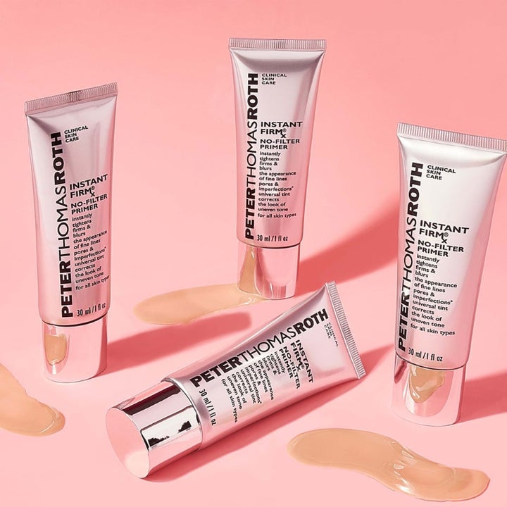 Peter Thomas Roth Instant FirmX No-Filter Primer 30 ml strammer opp huden i rosa tuber med beige teksturprøver