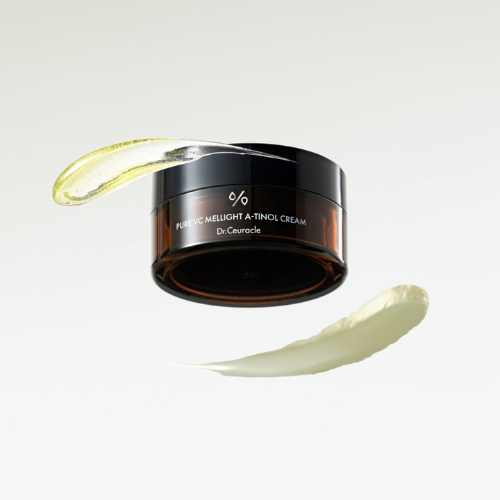 Dr. Ceuracle Pure VC Mellight A-tinol Cream 70 g ansiktskrem med retinol og vitamin C i mørk krukke med tekstur