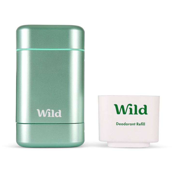 Wild Deo Fresh Cotton & Sea Salt Aqua Case 40 g deodorant i aqua-farget metallhylse og hvit refill