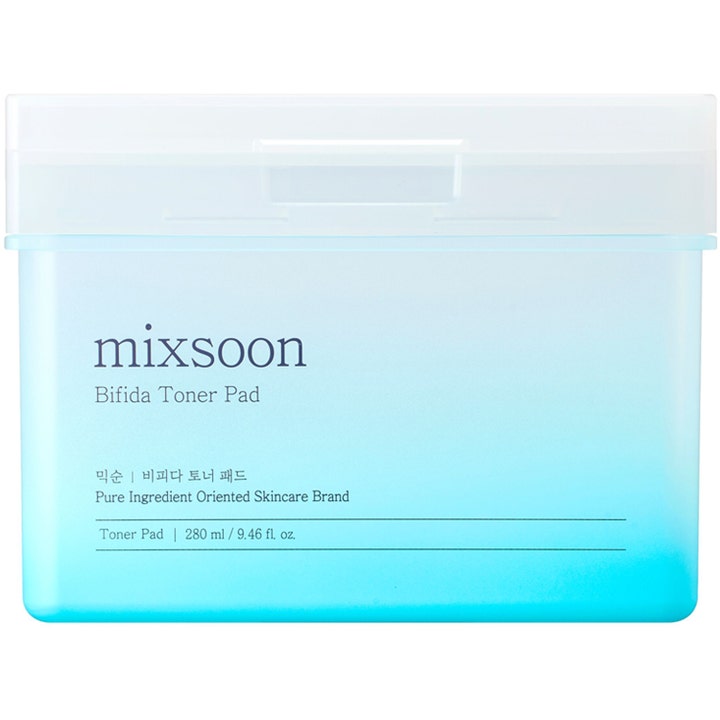 mixsoon Bifida Toner Pad 280 ml beroligende ansiktspads i en lyseblå boks med hvitt lokk og ombré-effekt.