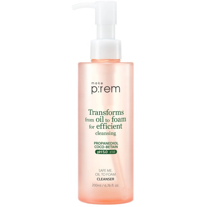 Make p:rem Safe Me. Oil to Foam Cleanser 200ml ansiktsrens for effektiv rengjøring i ferskenfarget flaske med hvit pumpe