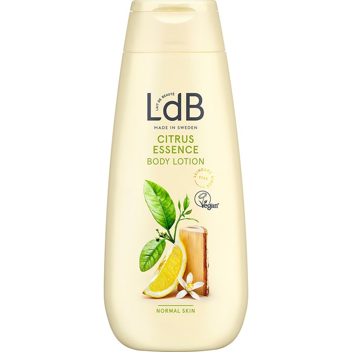 LdB Citrus Essence Body Lotion for normal hud er en vegansk krem i lys gul flaske dekorert med sitron og blomster.