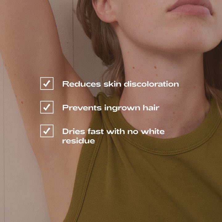 Bodyologist Pure Protection AHA Roll-on Deodorant 50 ml motvirker misfarging og inngrodde hår vist i armhulen