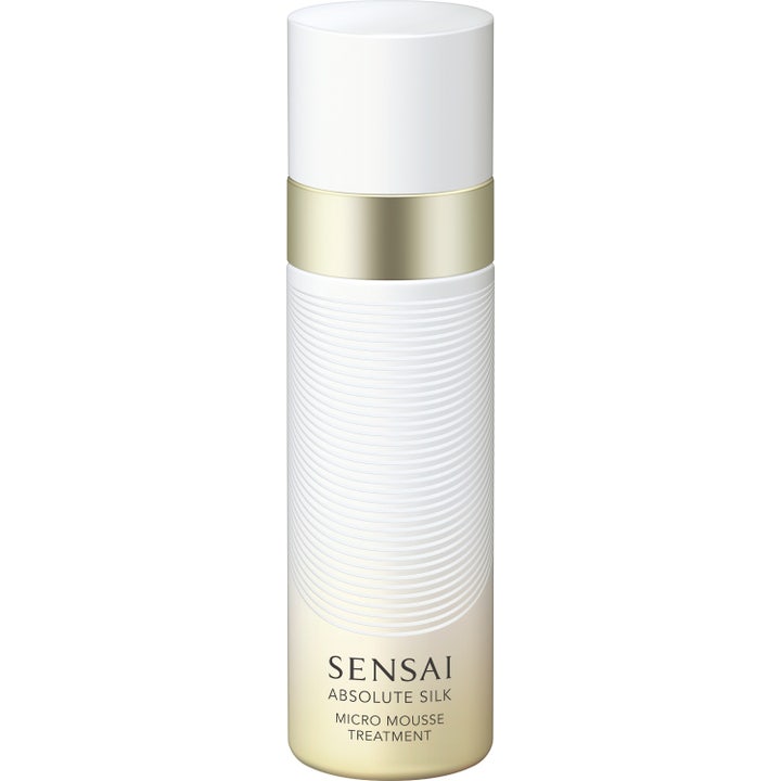 Sensai Absolute Silk Micro Mousse Treatment 90ml fuktgivende ansiktspleie i hvit riflet flaske med gulldetaljer