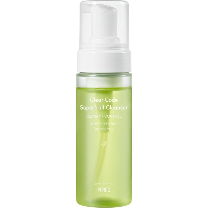 Purito Clear Code Superfruit Cleanser 150 ml rensende ansiktsrens med salisylsyre i en lysegrønn flaske med hvit pumpe.