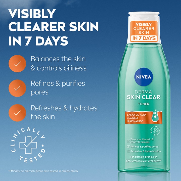 NIVEA Derma Skin Clear Toner 200 ml ansiktsvann i grønn flaske som balanserer huden og gir klarere hud på 7 dager