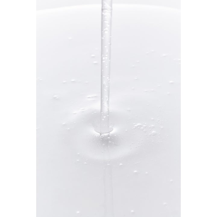 Klairs Freshly Juiced Vitamin Essence Toner 30 ml ansiktsvann med en klar og lettflytende tekstur som gir huden glød