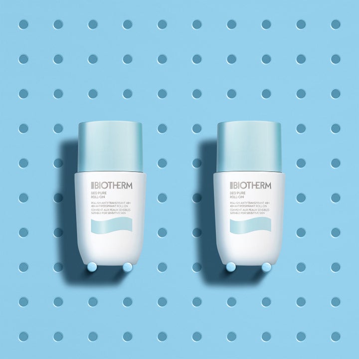 Biotherm Duo Deo Pure Set 150 ml antiperspirant for sensitiv hud med to hvite roll on flasker på blå bakgrunn