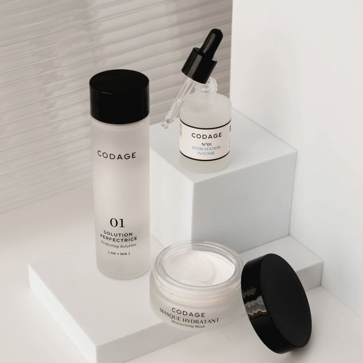Codage Paris The Perfecting Solution N°01 150 ml toner i frostet flaske sammen med andre hudpleieprodukter