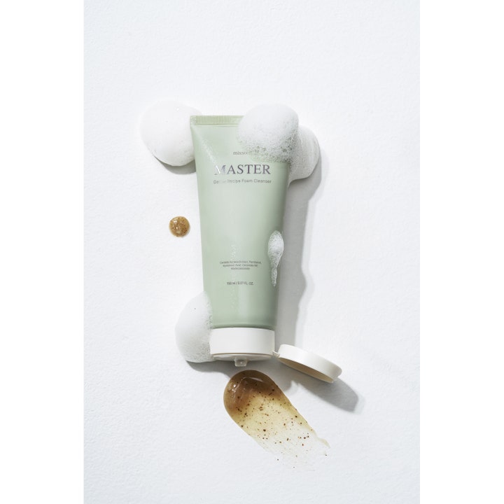 Mixsoon Master Gentle Recipe Foam Cleanser 150 ml ansiktsrens med beroligende skum og eksfolierende gel.