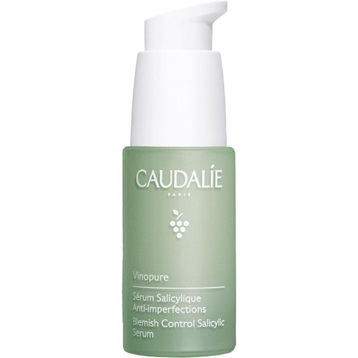 Caudalie Vinopure Blemish Control Salicylic Serum 30 ml mot urenheter i grønn frostet flaske med hvit pumpe