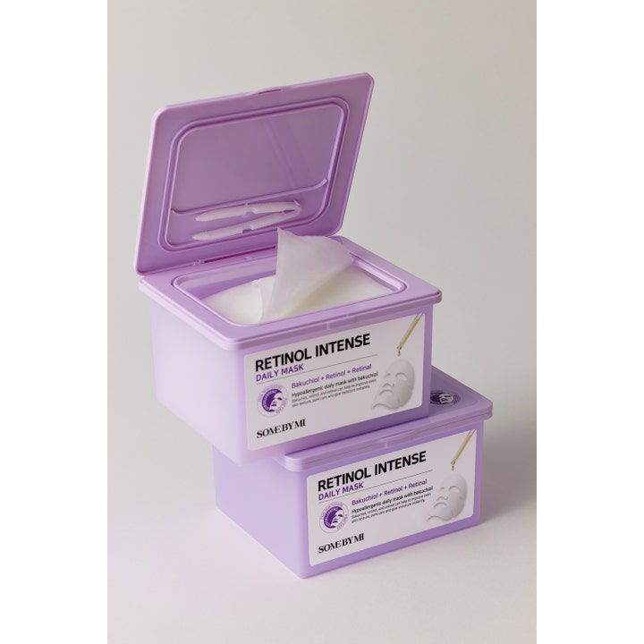 Some By Mi Retinol Intense Daily Mask 30 stk ansiktsmaske i lilla boks som viser en hvit arkmaske og pinsett