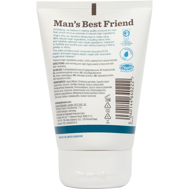 Bulldog Sensitive Moisturiser 250 ml fuktighetskrem på hvit tube med ingrediensliste og vegansk merking