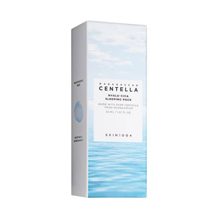 SKIN1004 Madagascar Centella Hyalu-Cica Sleeping Pack 30 ml fuktighetsgivende nattmask i lyseblå eske med vannmotiv