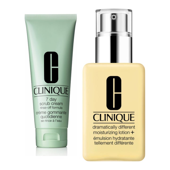 Clinique 7 Day Scrub Cream og Moisturizing Lotion+ sett med eksfolierende grønn tube og gul fuktighetskrem i flaske.