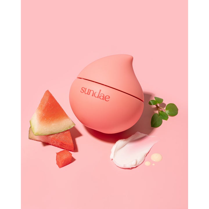 Sundae Whipped Body Moisturiser Watermelon Whirl 220 ml fuktighetsgivende body lotion i rosa krukke med vannmelonbiter