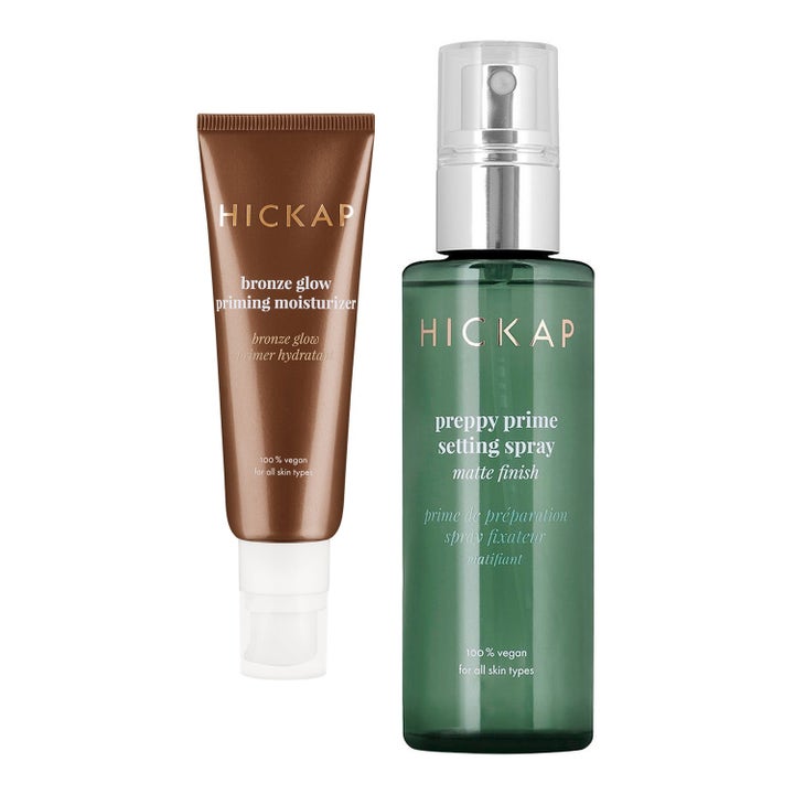 Hickap Bronze Glow Priming Moisturizer og Preppy Prime Setting Spray gir glød i brun tube og grønn sprayflaske