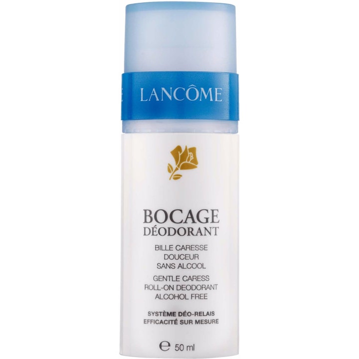 Lancôme Bocage Roll-On Deodorant 50 ml gir skånsom beskyttelse i hvit plastflaske med blått lokk og gullrose.