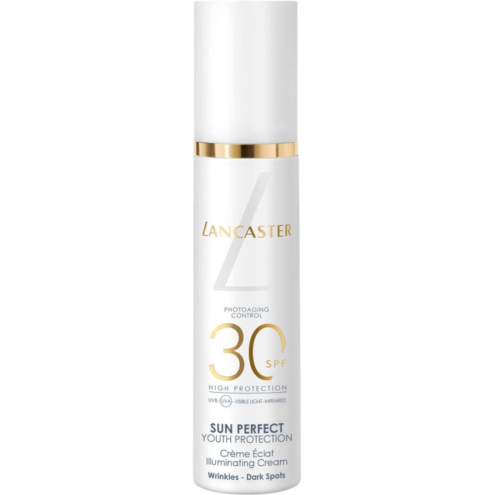 Lancaster Sun Perfect Illuminating Cream SPF 30 ansiktskrem som gir glød i hvit pumpeflaske med gulldetaljer