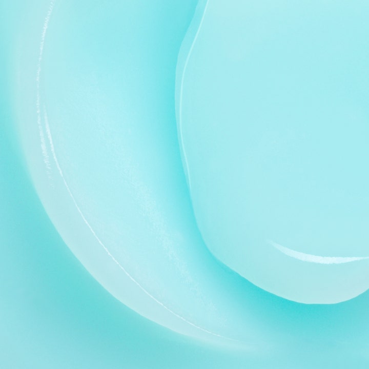 Biotherm Aquasource Night Spa 50 ml nattkrem gir fuktighet med en frisk lyseblå geltekstur.