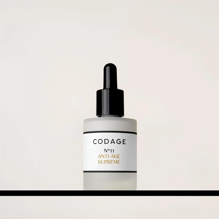 Codage Paris The Eye Serum N°11 15 ml er et øyeserum mot aldringstegn i frostet glassflaske med svart pipette