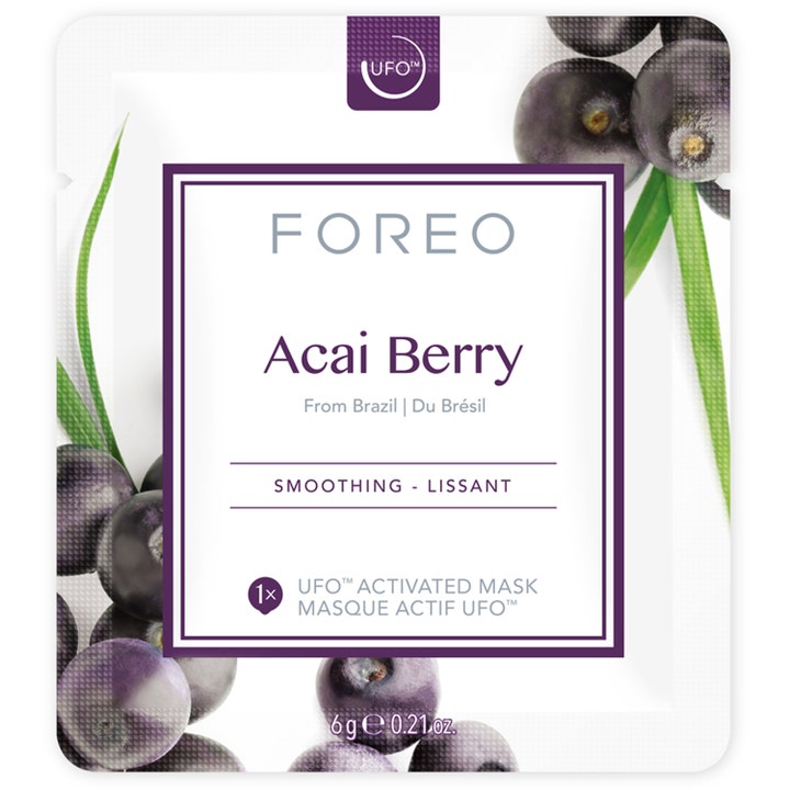 FOREO UFO Mask Acai Berry 6 g utglattende ansiktsmaske i hvit pose dekorert med lilla acaibær.