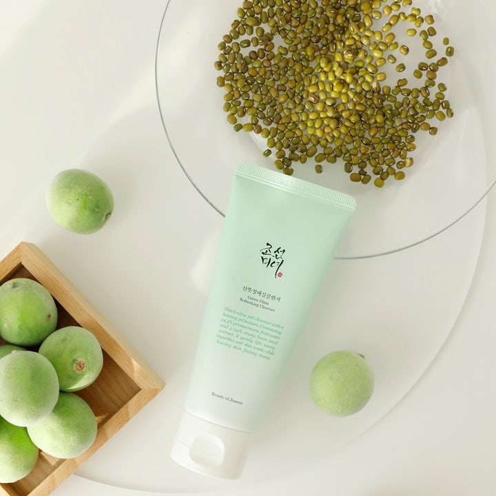 Beauty of Joseon Green Plum Refreshing Cleanser 100 ml ansiktsrens i lysegrønn tube med grønne plommer og mungbønner