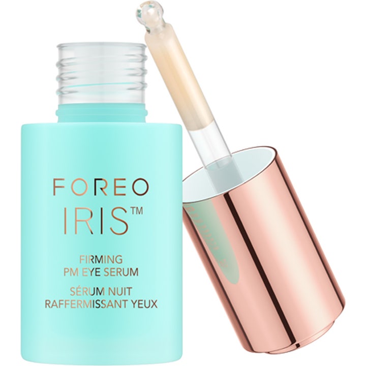 FOREO IRIS Firming PM Eye Serum 15 ml er et oppstrammende nattserum i lyseblå flaske med rosegullfarget pipette