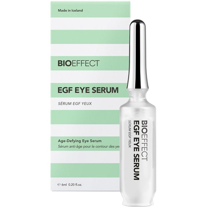 BIOEFFECT EGF Eye Serum 6 ml anti-age øyeserum i frostet flaske med sølvkork foran hvit og grønnstripet eske