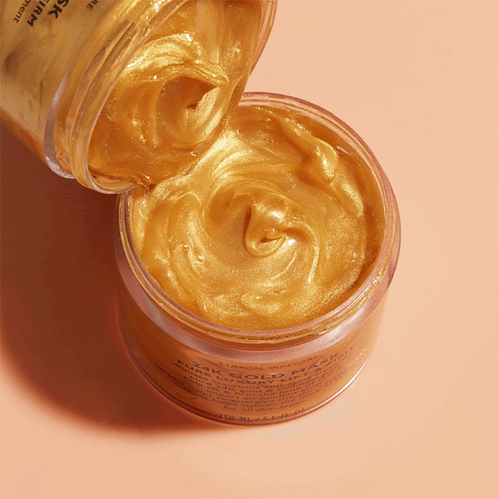 Peter Thomas Roth 24k Gold Mask 150 ml ansiktsmaske som gir fasthet med en skimrende metallisk gulltekstur i krukke.