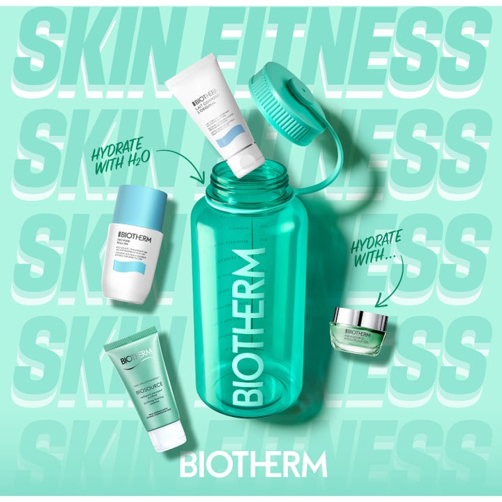 Biotherm Aqua Drop Set hudpleiesett med fuktighetsgivende produkter rundt en turkis vannflaske.