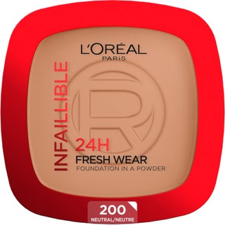 L'Oréal Paris Infaillible 24H Fresh Wear Foundation in a Powder