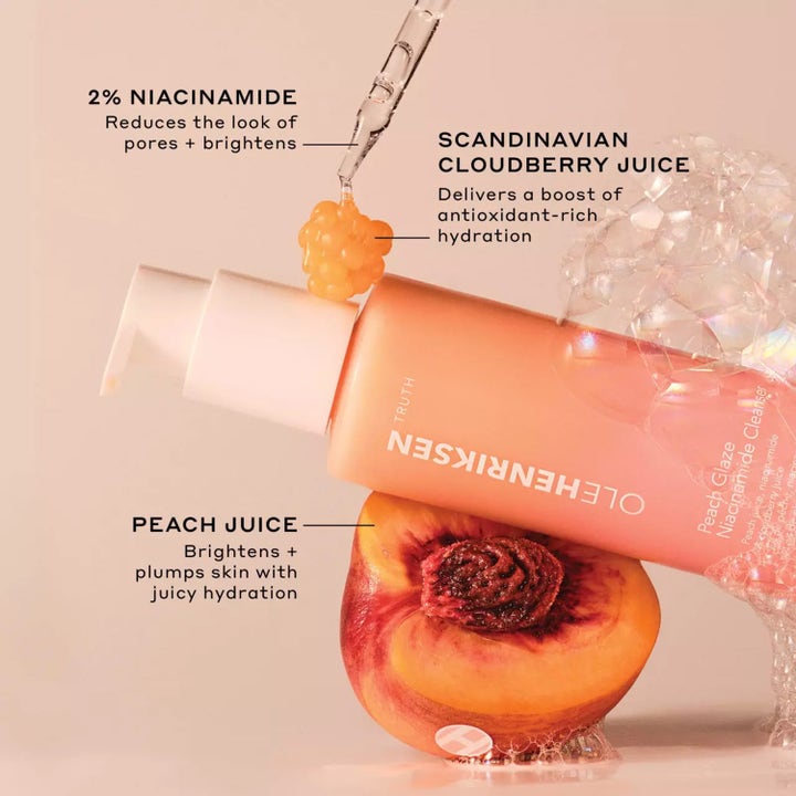 Ole Henriksen Truth Peach Cleanser 148 ml ansiktsrens med niacinamid og ferskenjuice som gir glød