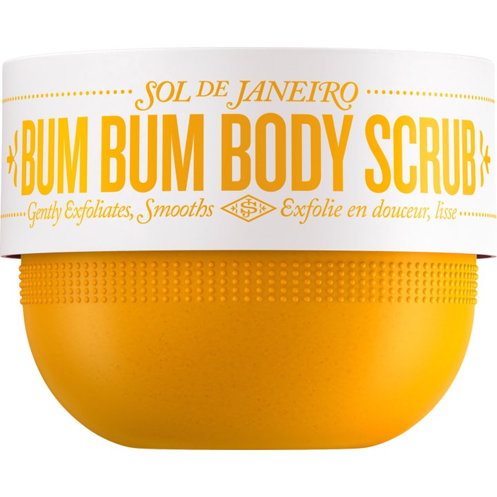 Sol de Janeiro Bum Bum Body Scrub 220g eksfolierende kroppsskrubb i gul krukke som gir glatt og myk hud